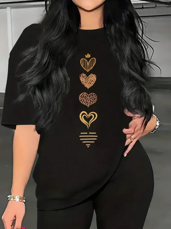 Stretchable Top] Stylish Black & Golden Leopard Heart Print T-Shirt